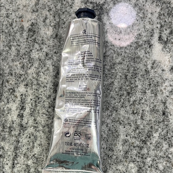 L'OCCITANE Silver and Blue Hand Cream - Picture 2 of 4